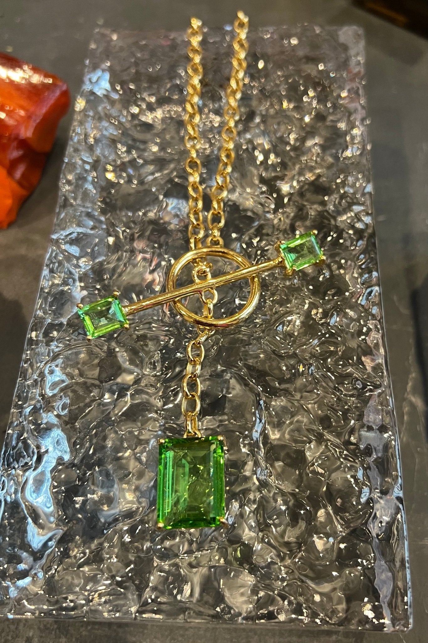 Gem Drop Toggle Necklace in Green Envy (Gold)