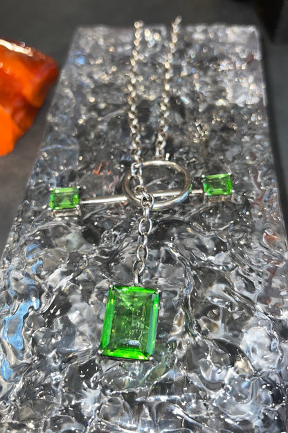 Gem Drop Toggle Necklace in Green Envy (Silver)