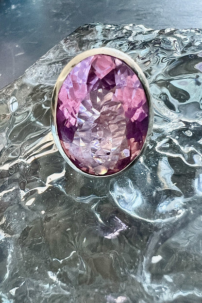 Mini Oval Colossus Ring in Pink Azalea (Silver)