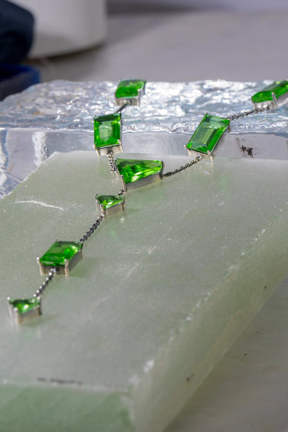 Slink Y-Chain in Green Envy (Silver)