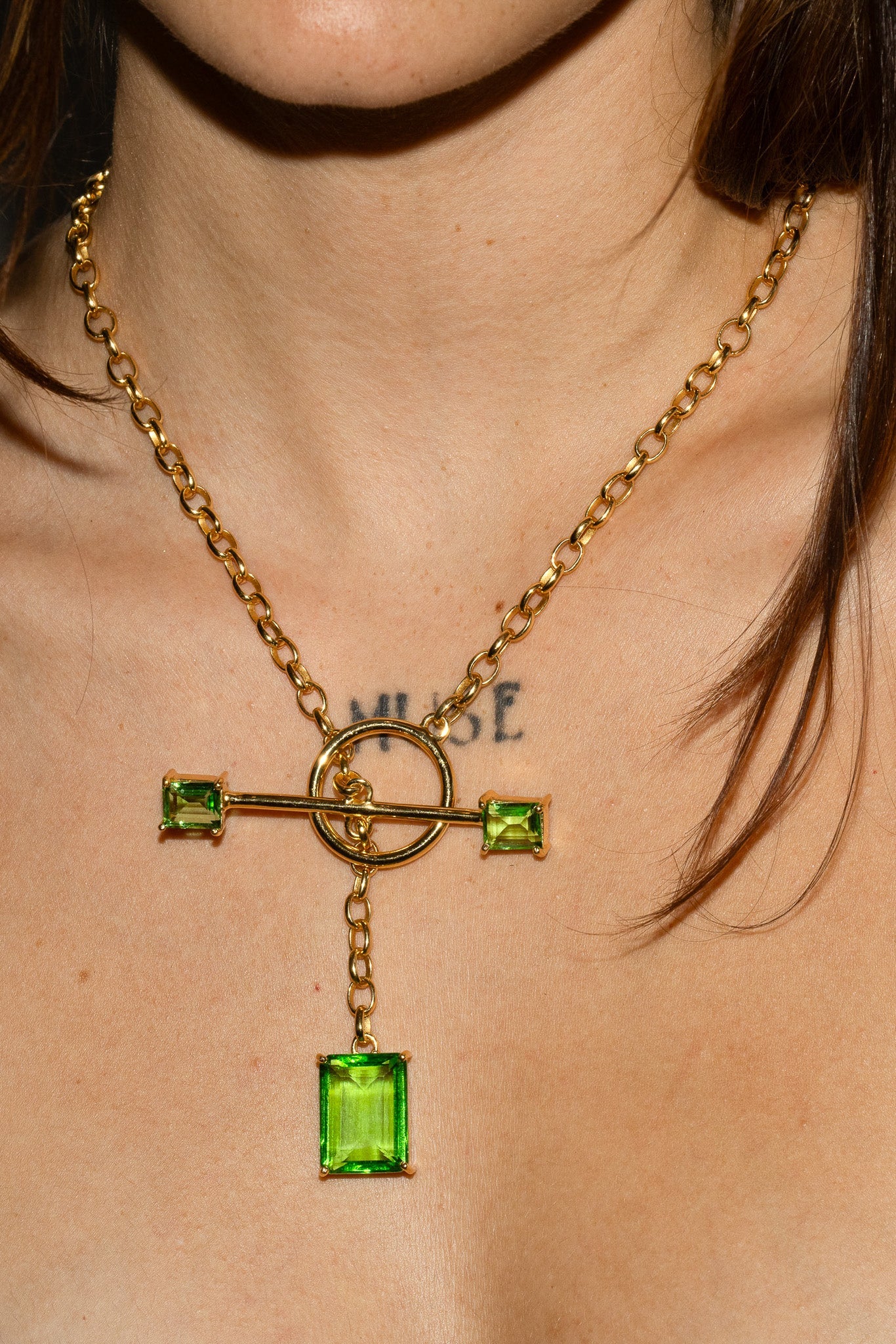 Gem Drop Toggle Necklace in Green Envy (Gold)