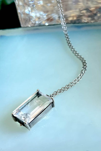 Obscura Stacking Shards in Striated Crystal